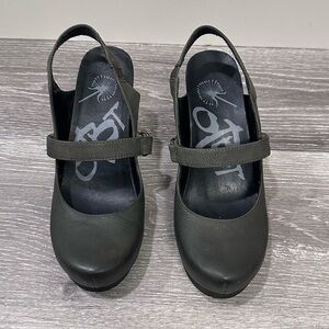 OTBT Dark Olive Leather Brookline Mary Jane Platform Wedge 7.5